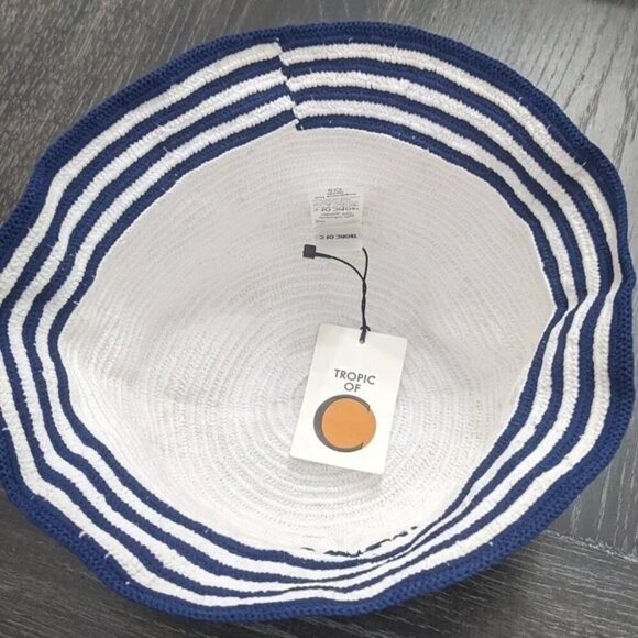 NWT Tropic of C x LVR | Tropicana Knit Bucket Hat - Picture 9 of 11